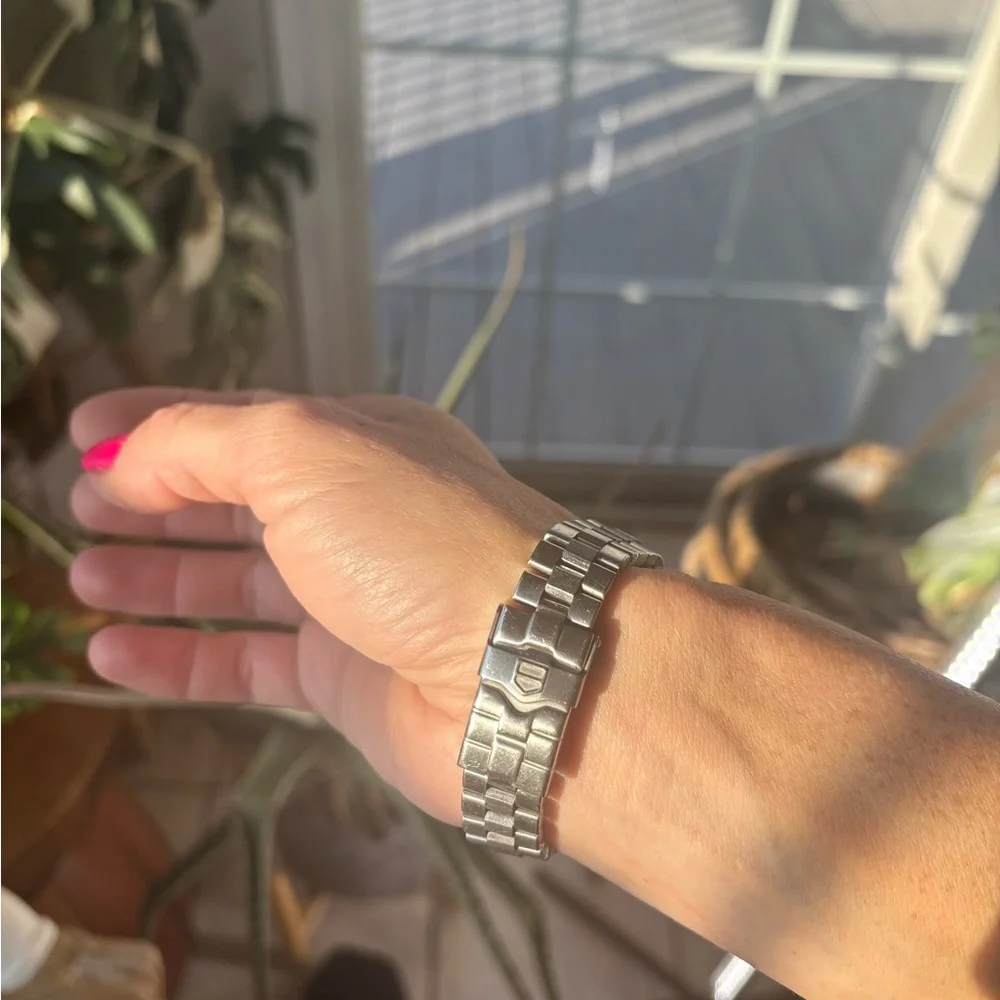 Tag Heuer Silver Watch with Deep Blue Dial sapphire crystal - Picture 5 of 7